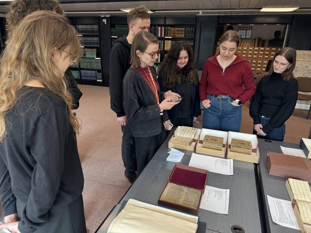 Oglądanie rękopisów w Bibliotece Narodowej 
